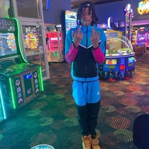 Meet your Posher, Caleb